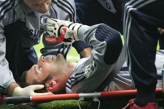 Děsivá rána stvořila šelmu. Před dvaceti lety se Petr Čech podruhé narodil - Seznam Zprávy